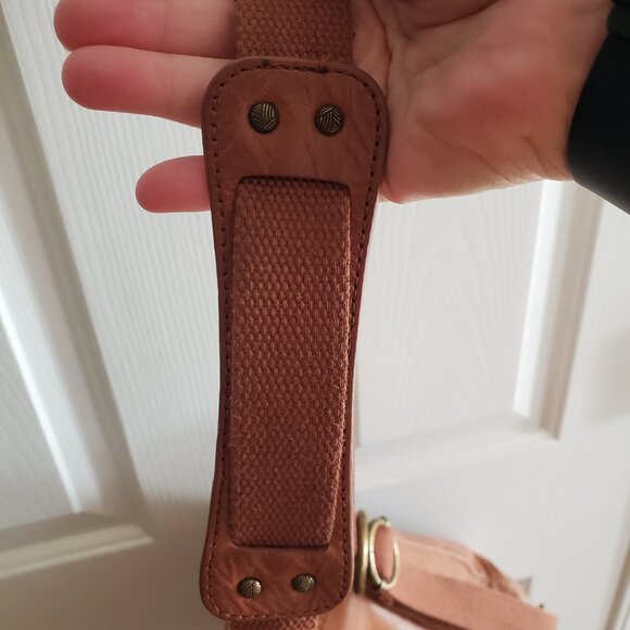 The Sak Ventura convertible backpack in tan/brown Embosses leather - Picture 14 of 14